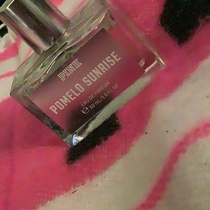 Pomelo sunrise v.s pink